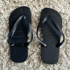 Black Havaianas Flip Flops, Size 7-8 (37-38)